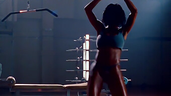 มือสมัครเล่น Teyana Taylor โชว์หน้าอกธรรมชาติขนาดใหญ่ในวิดีโอ Hd