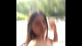 Il Video Di Nicoleperv Della Mia Amica Che Mostra Il Suo Culo Nel Fiume