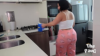 Sexo Desprotegido Con Mi Compañera De Piso En La Cocina