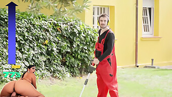 Jordi El Nino Polla Tem Seu Pau Grande Chupado Por Sara Retali E Sara Diamante