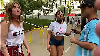 Sao Paulo Tytöt Hihnat Nauttivat Julkisen Bdsm Exhibitionism