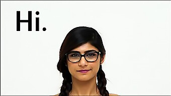 La Bella Musulmana In Forma E Seducente Mia Khalifa Mostra Il Suo Fisico Impeccabile Da Vicino